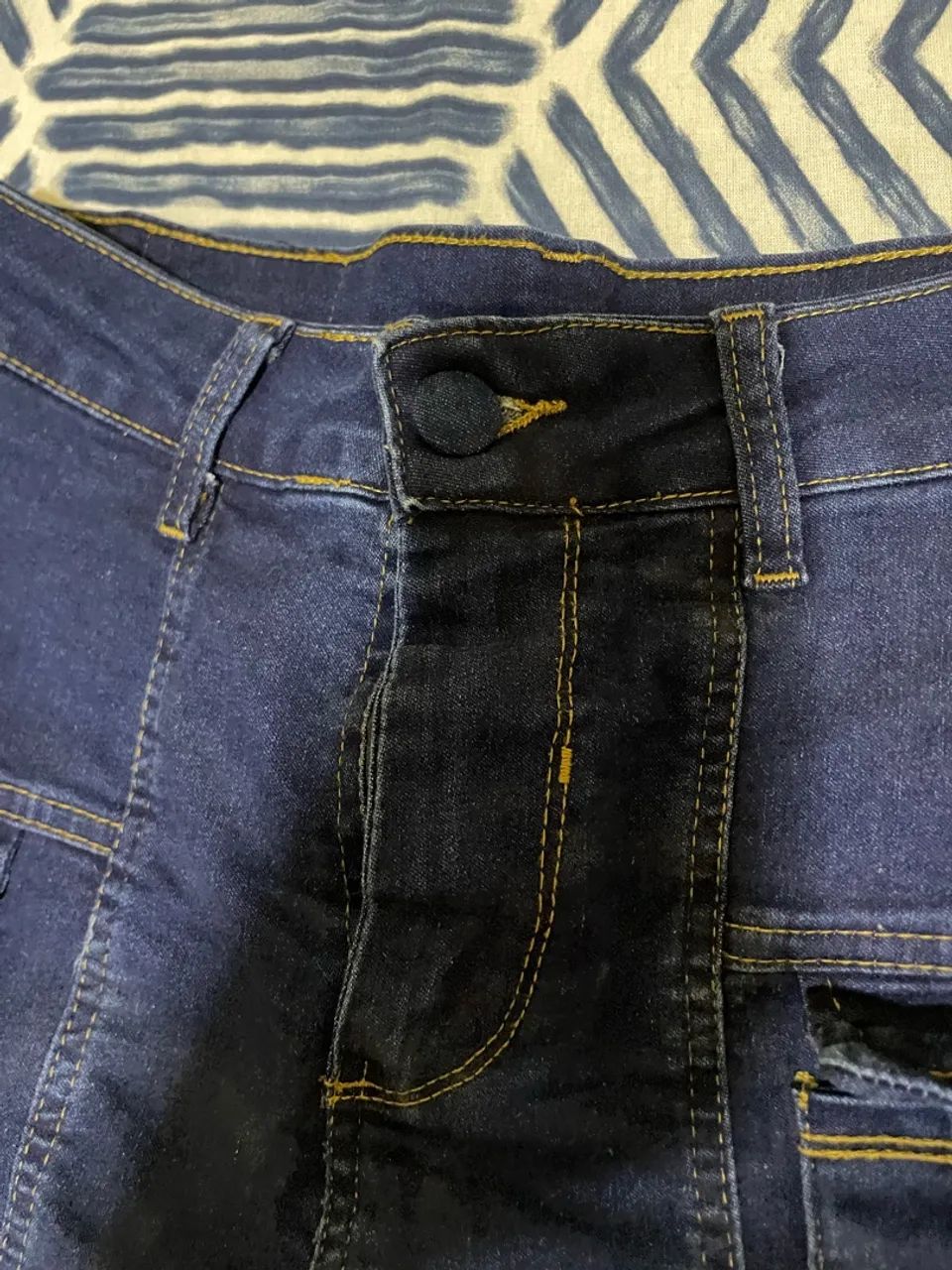 Short saia jeans azul escuro  - Foto 3