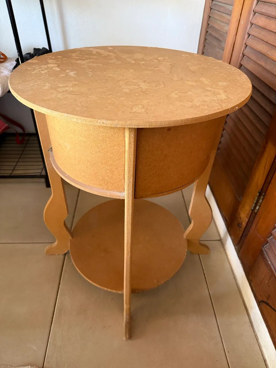 Mesa lateral/criado-mudo