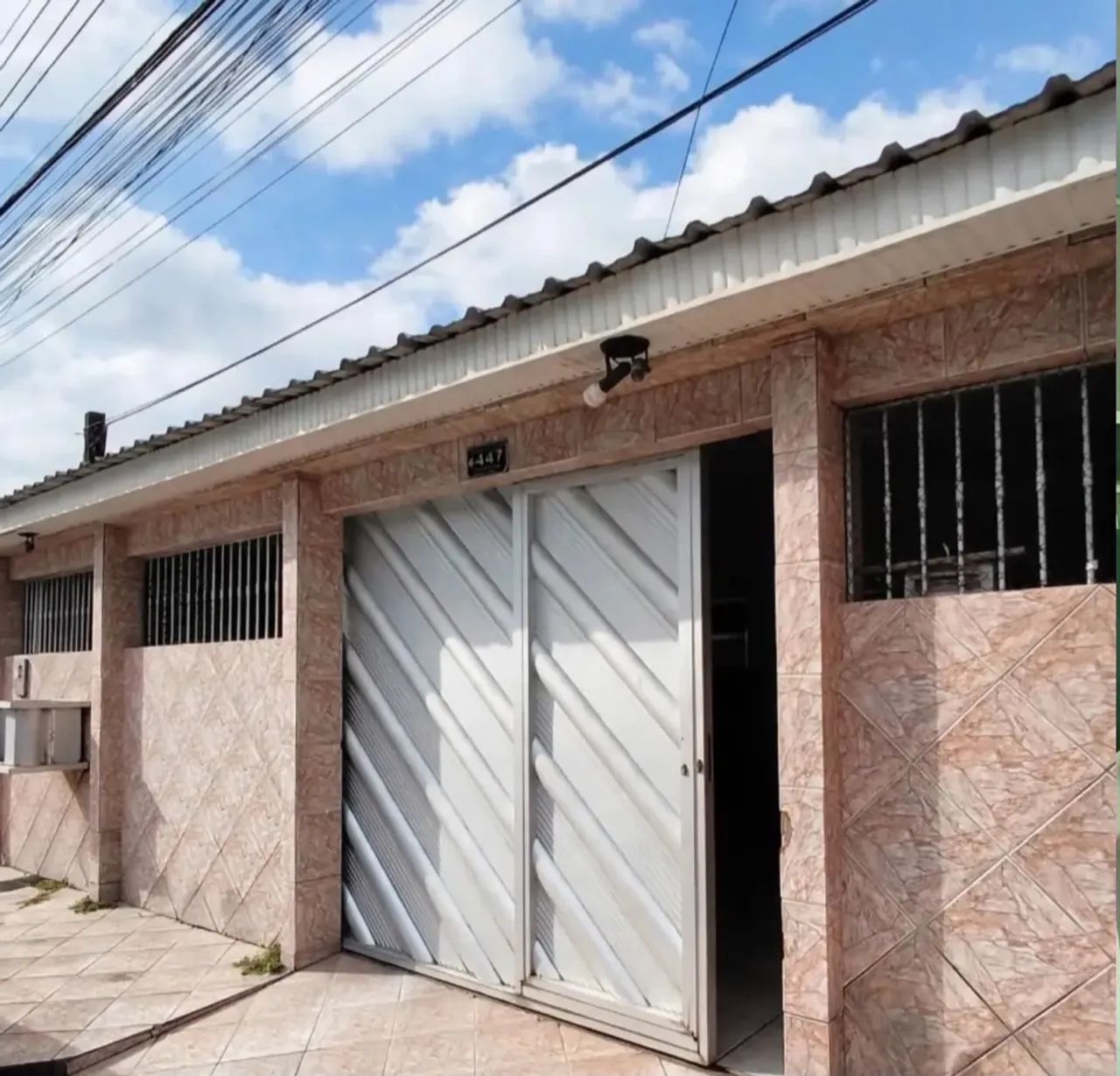 Casa em canudos próximo ao líder 