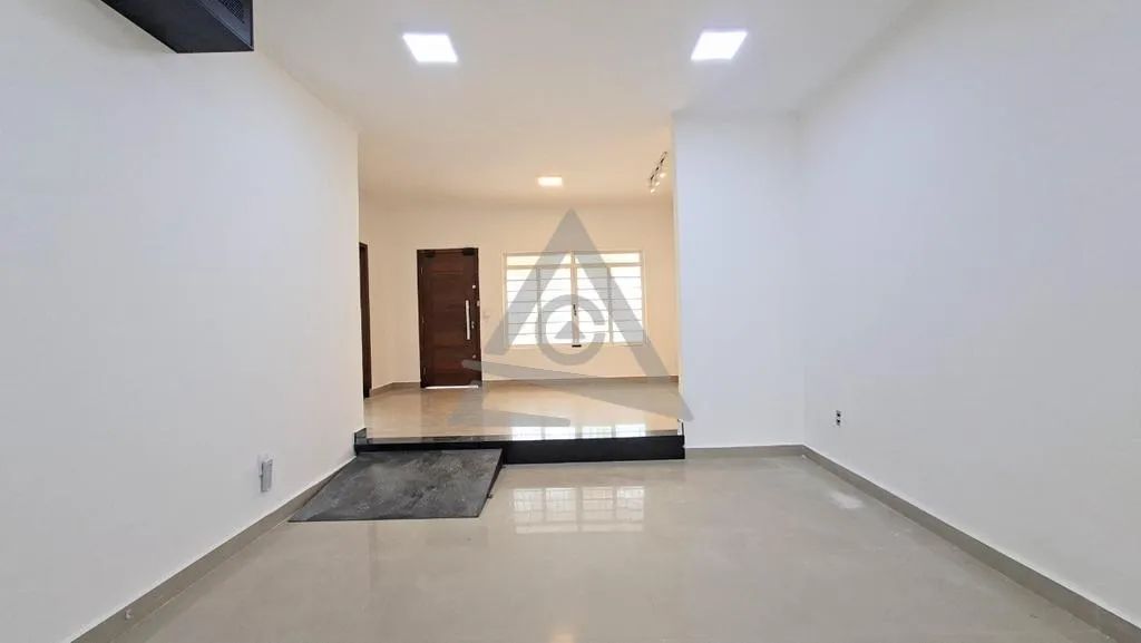 Casa para alugar em Campinas, Nova Campinas, com 3 quartos, com 122 m² - Foto 4