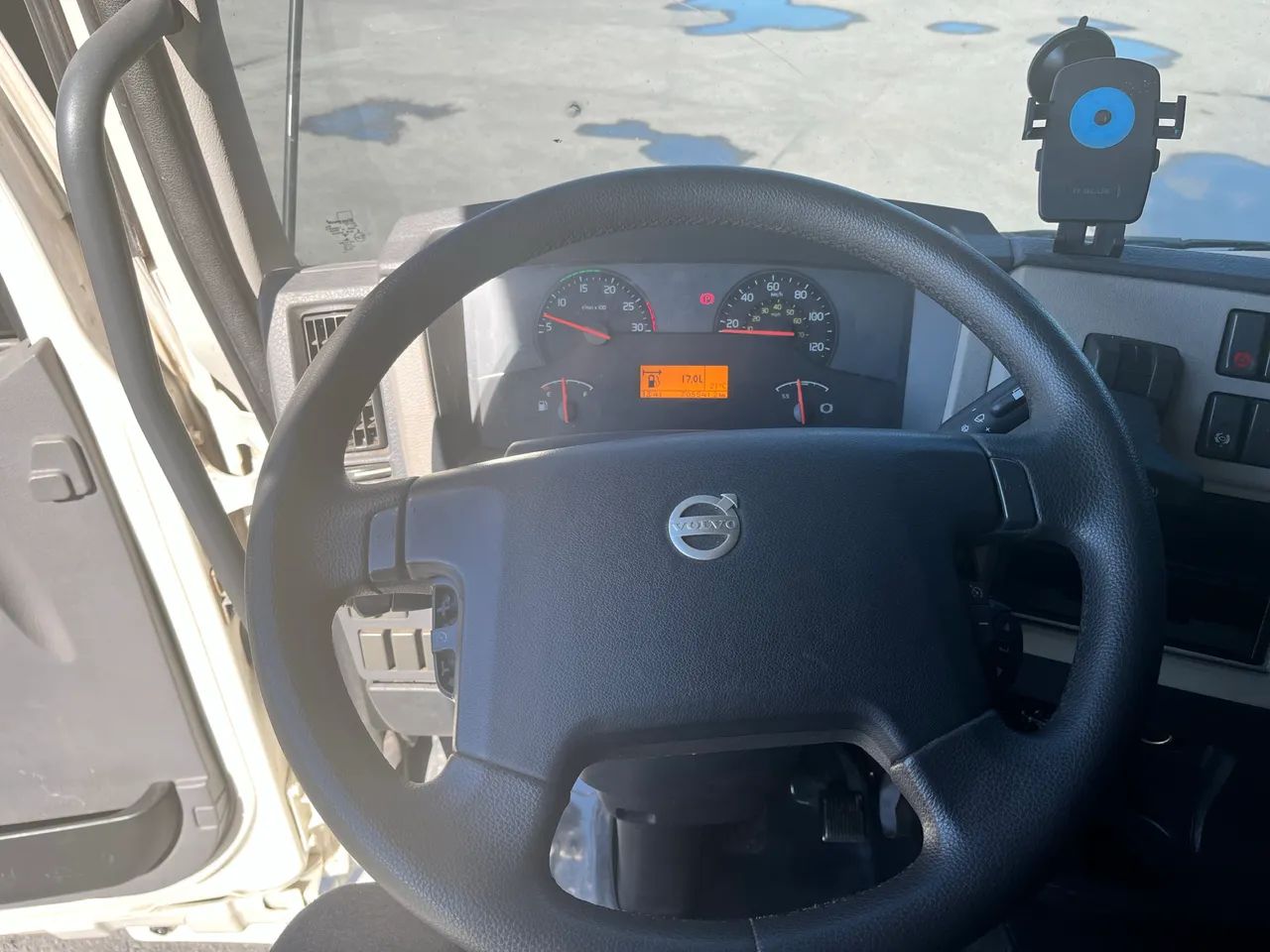 VOLVO VM 270 - Foto 3