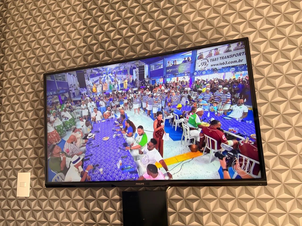 TV 43 polegadas Philips excelente 