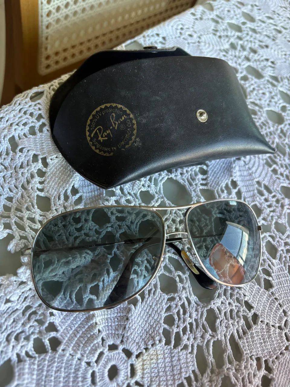 Óculos de Sol Estilo Aviador com Case  Preço: R$ 89,99 - Foto 3