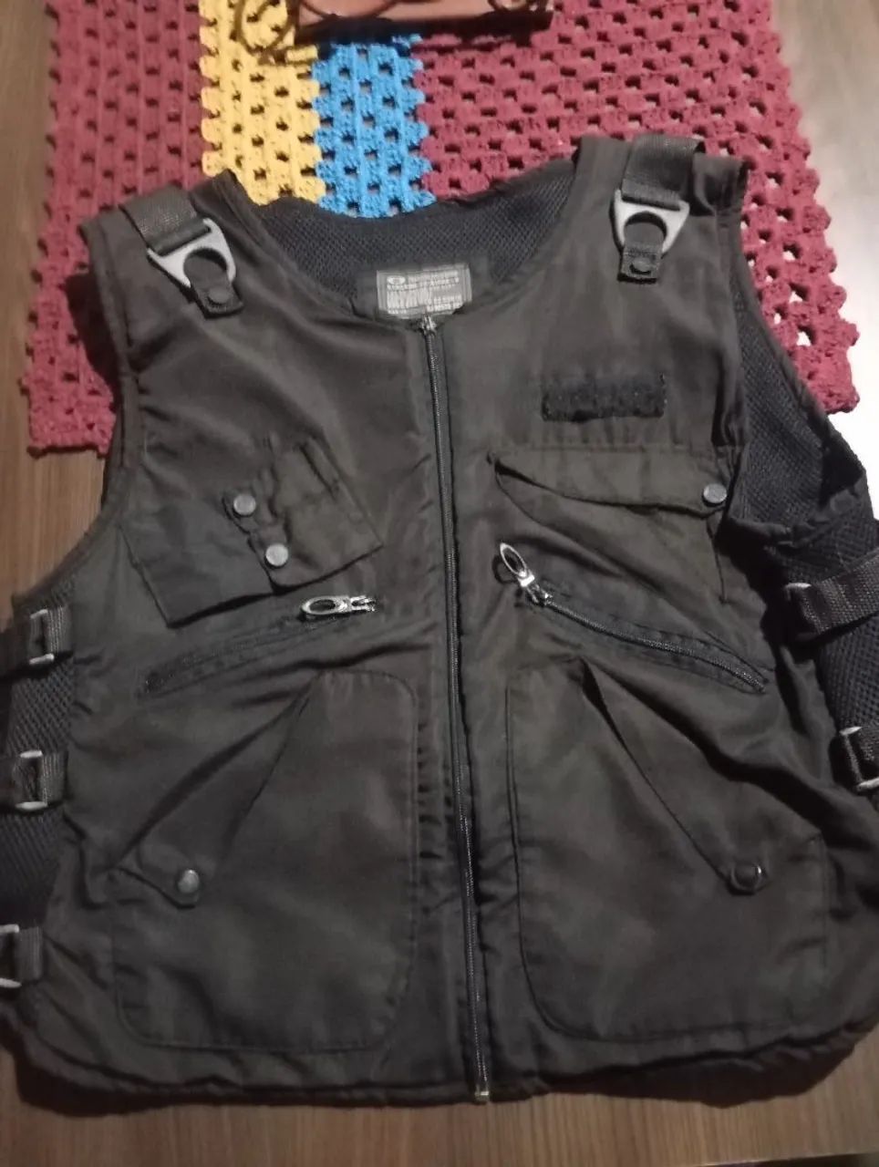 App vest Oakley tamanho G
