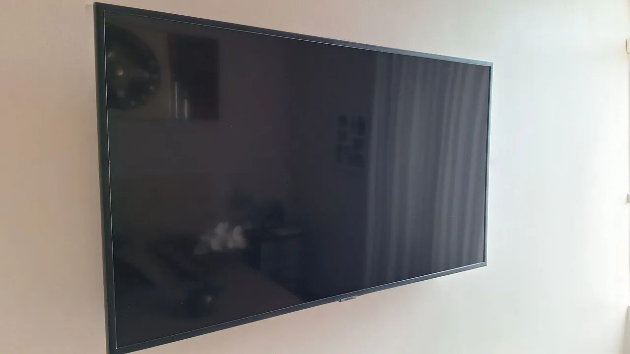 TV Samsung 43 Polegadas 4K - Tela Perfeita - Com Defeito
