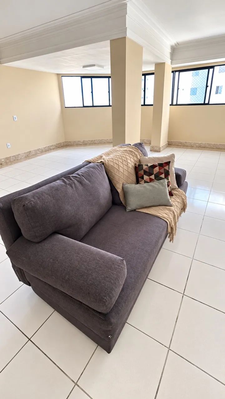 Sofá três lugares que vira cama de casal  - Foto 2