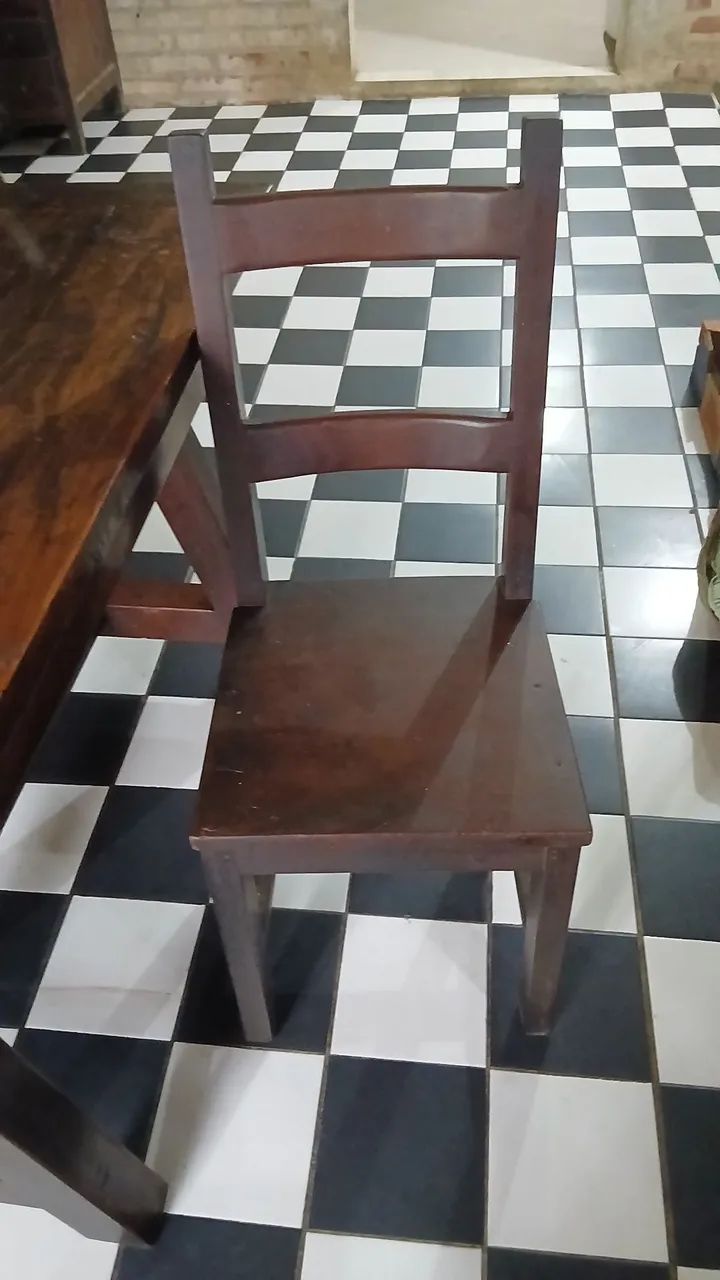Mesa de madeira maciça 4 lugares  - Foto 2