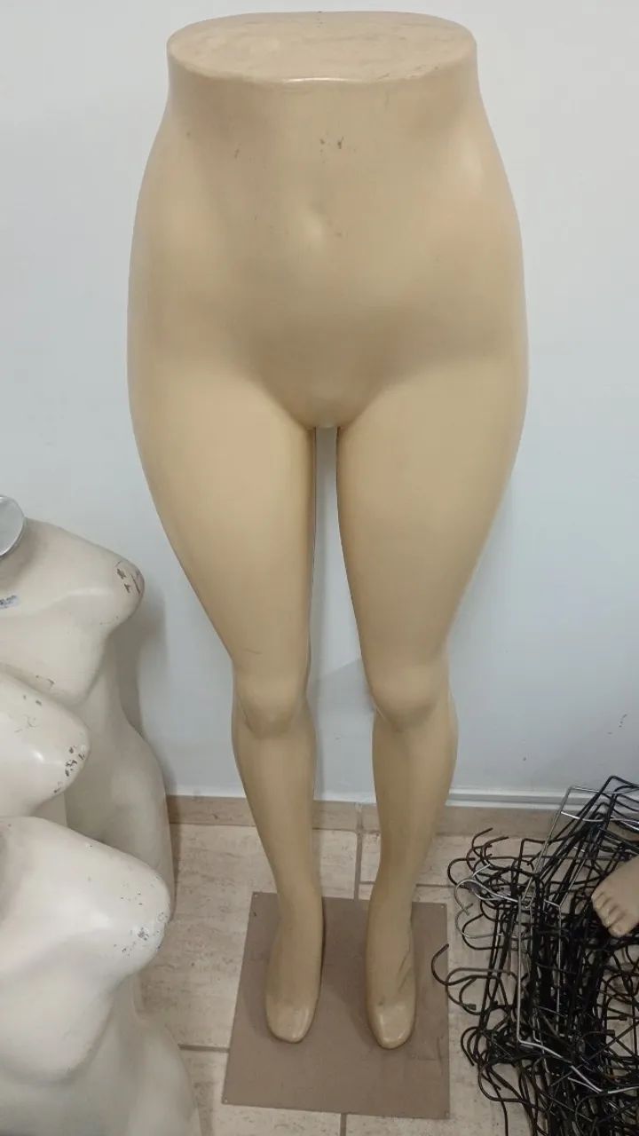 Manequim mulher 121x36 bca 1/2 corpo
