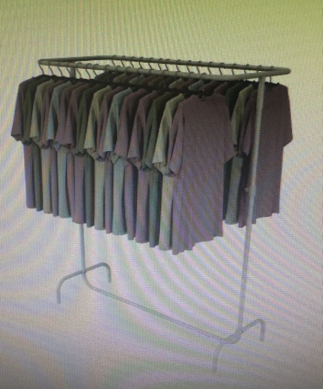 Arara de roupa loja 
