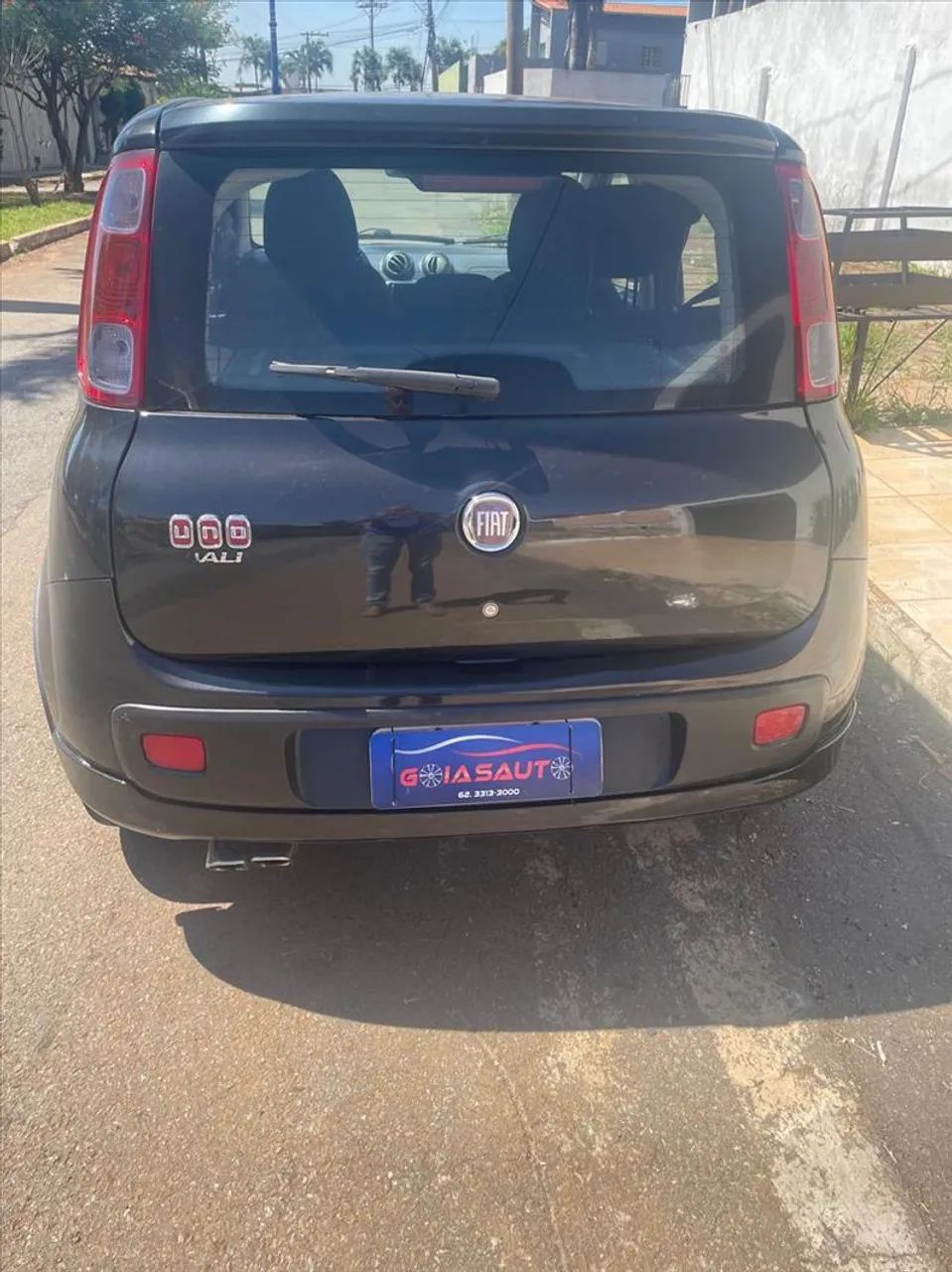 Fiat Uno Sporting 1.4 EVO Fire Flex 8V 4P 2012