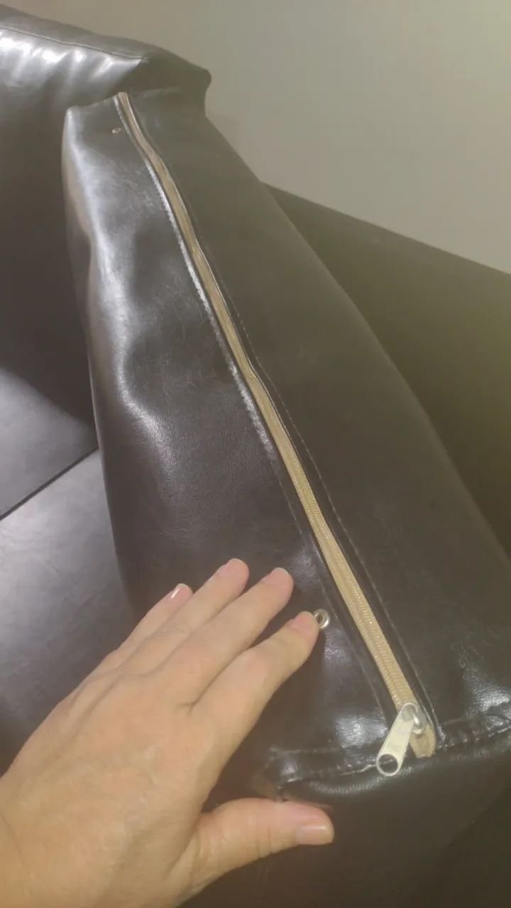 Black Leatherette Sofa65578364593537121