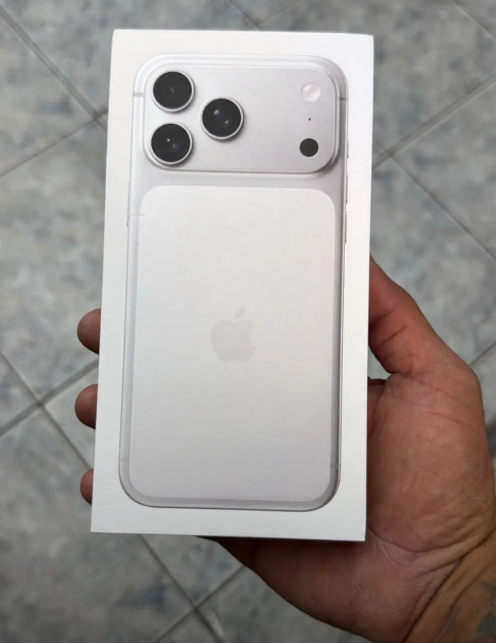 Vende se  Celular pro max 
