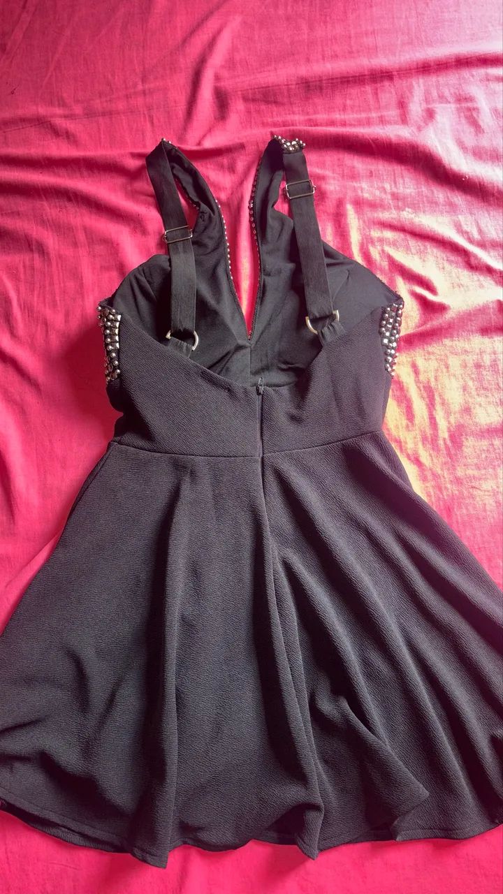 vestido preto com tachas M - Foto 3