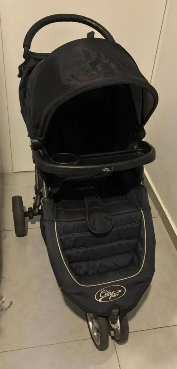 Carrinho de bebê baby jogger com capa de chuva 