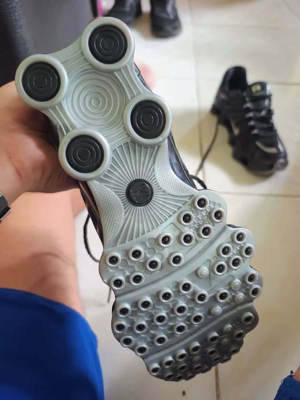 Nike Shox 12 Molas - Tamanho 40 - Foto 5