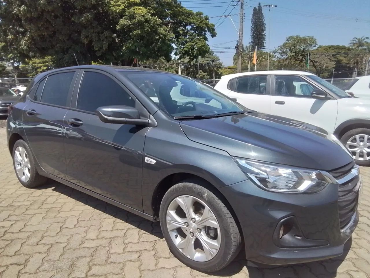Chevrolet Onix Hatch LTZ 1.0 12V TB Flex Aut. 5P, foto 3 de 10
