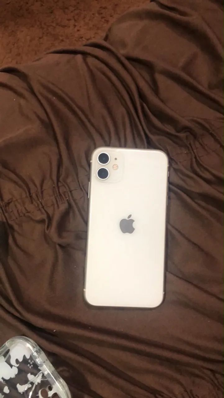 Venda de celular iPhone 11 - Foto 2