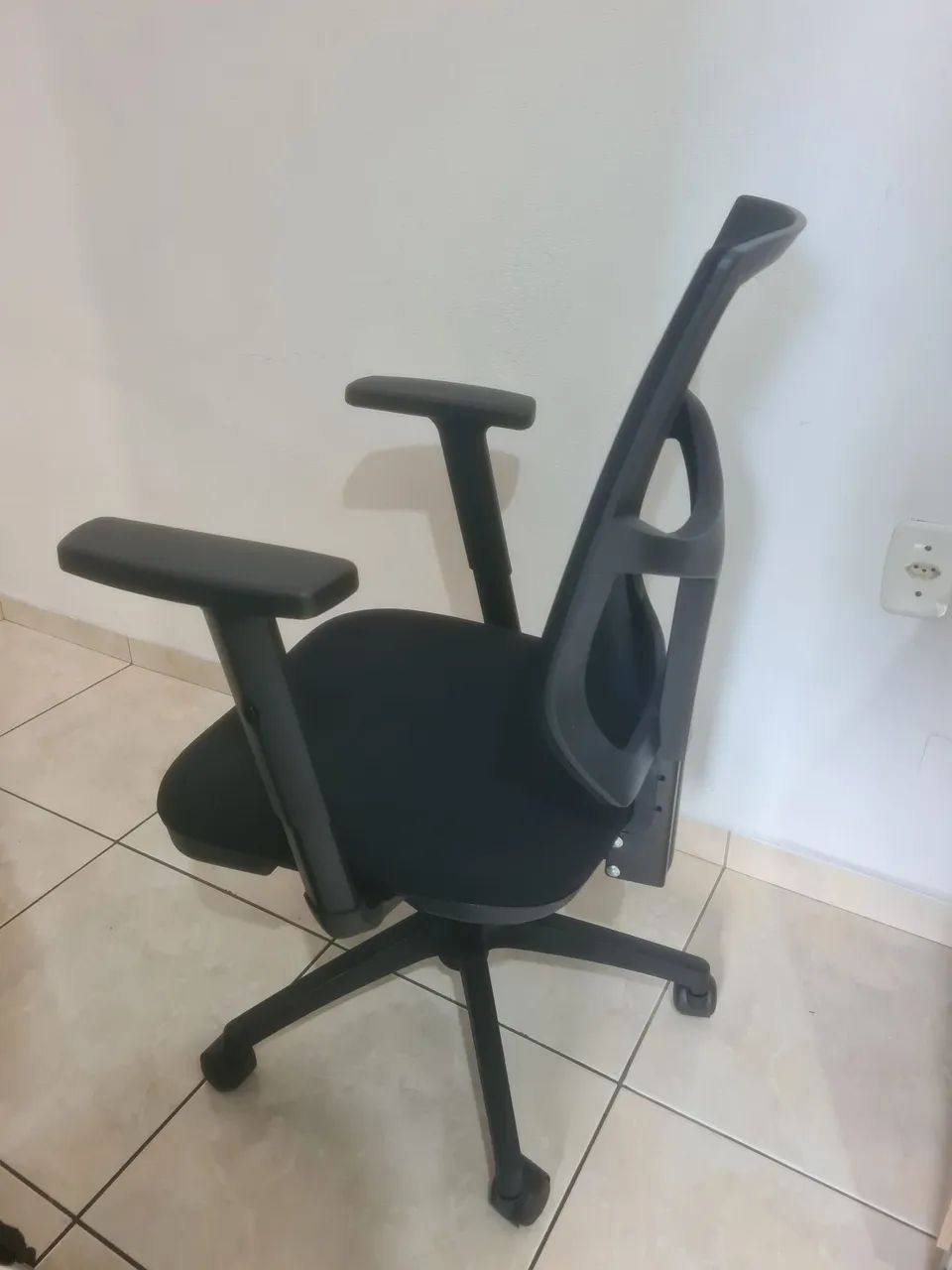 Cadeira escritório ergonômica - Nova - Foto 3