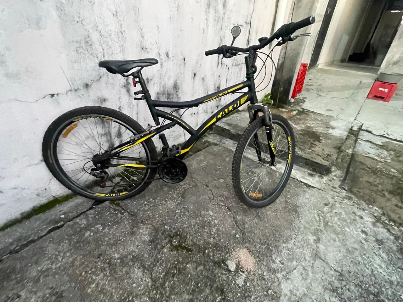 Bicicleta pouco usada