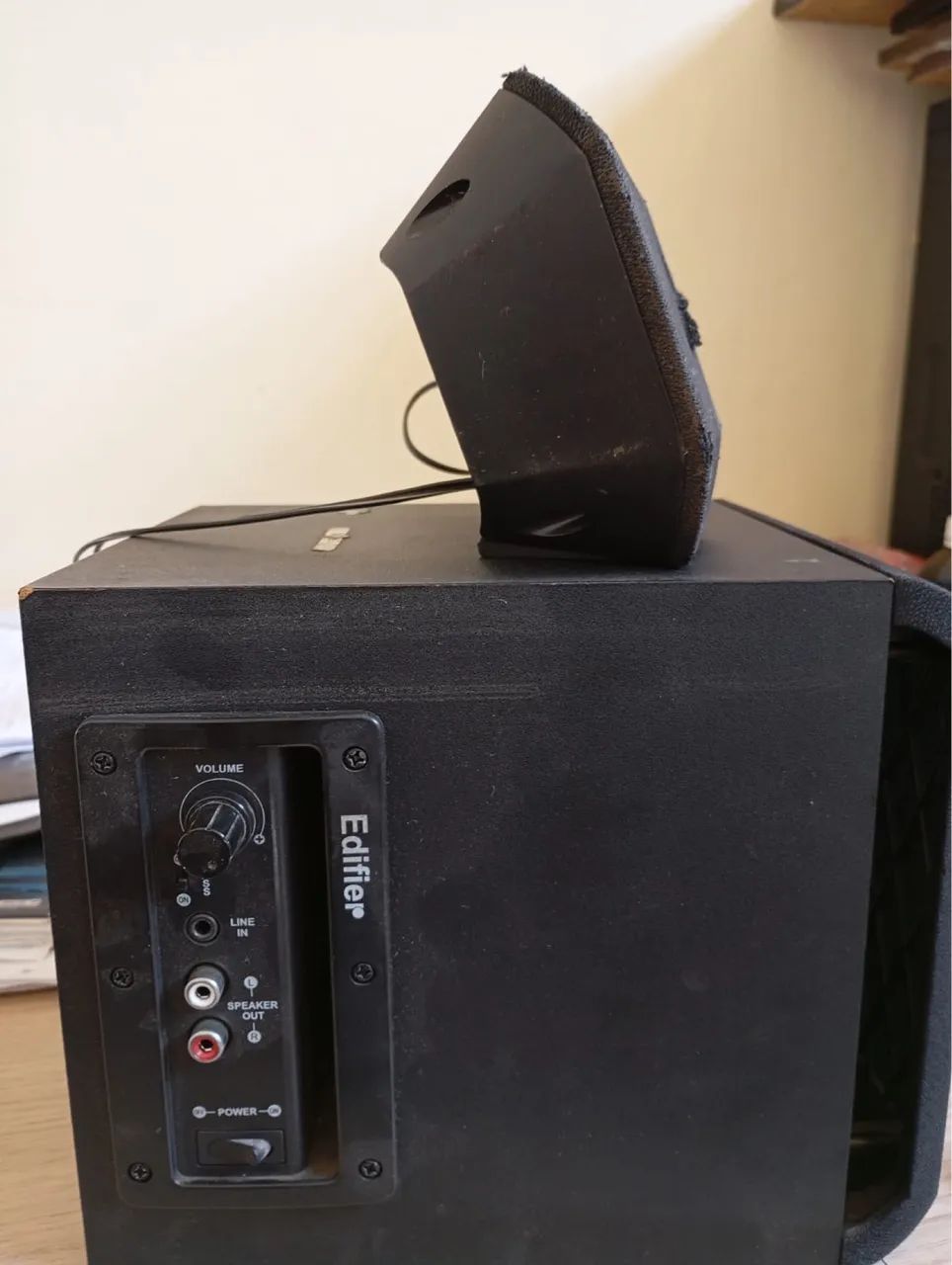Caixa de som de computador ( com defeito) - Foto 2