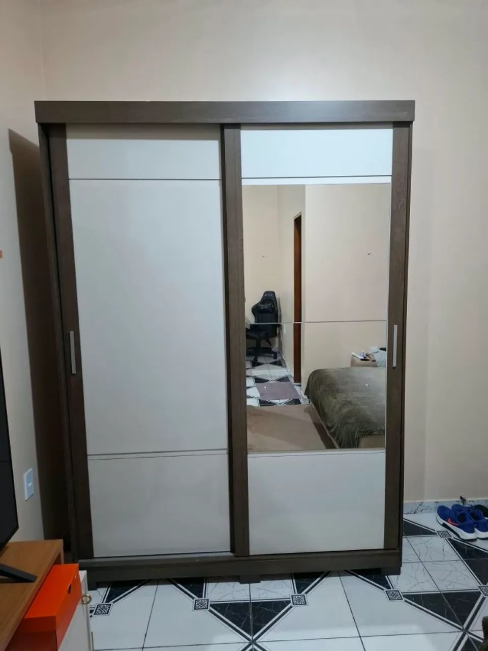 Guarda-Roupa de Solteiro + 44 Cabides de Brinde R$ 650 