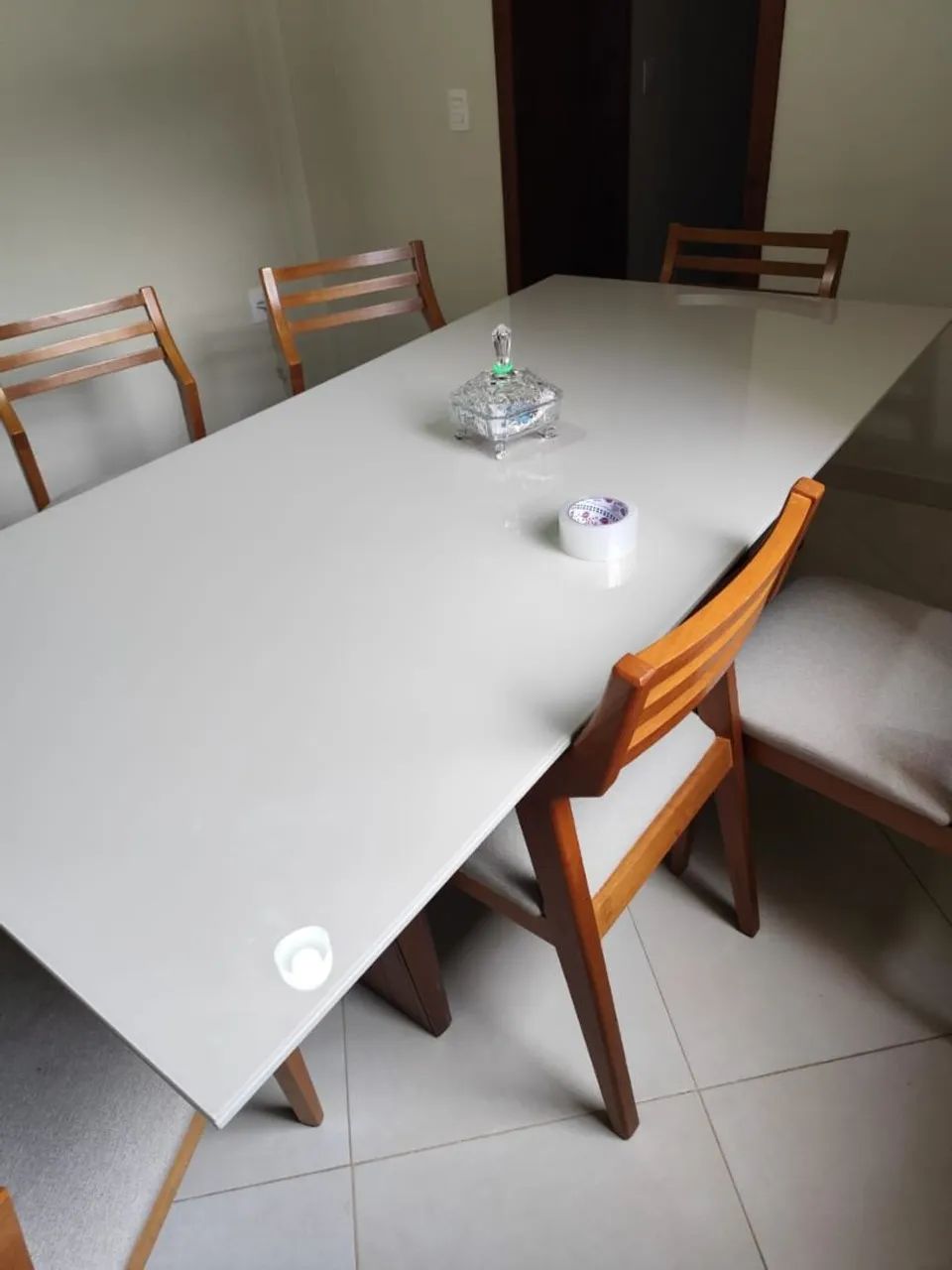 Mesa sem ou com cadeiras de 6 lugares