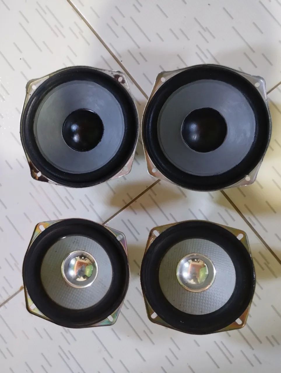 Vende-se 4 auto falante de 6.5 e de 5.5 polegadas 