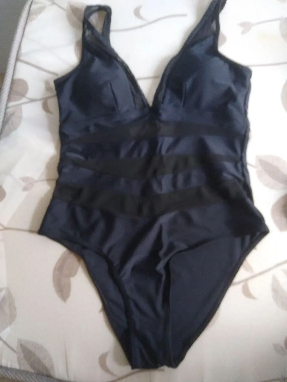 Maio preto dourado shein
