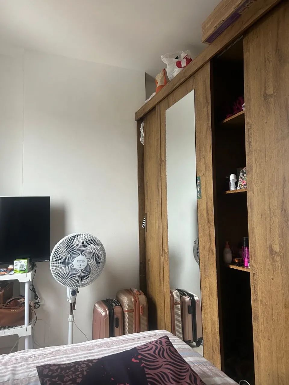 Guarda roupa casal com porta de correr  - Foto 2