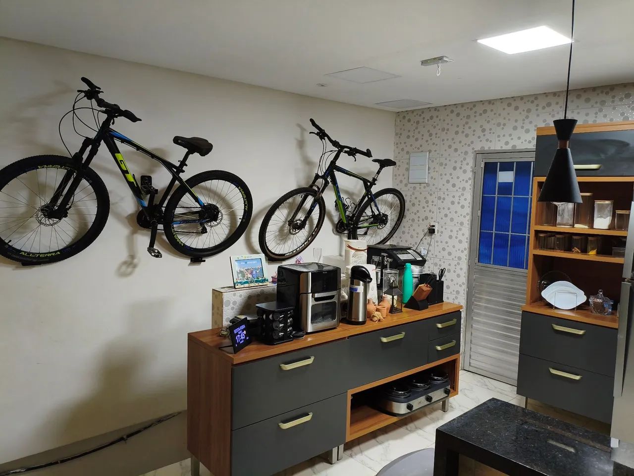 CASA PARA ALUGUEL - PRIMEIRO ANDAR