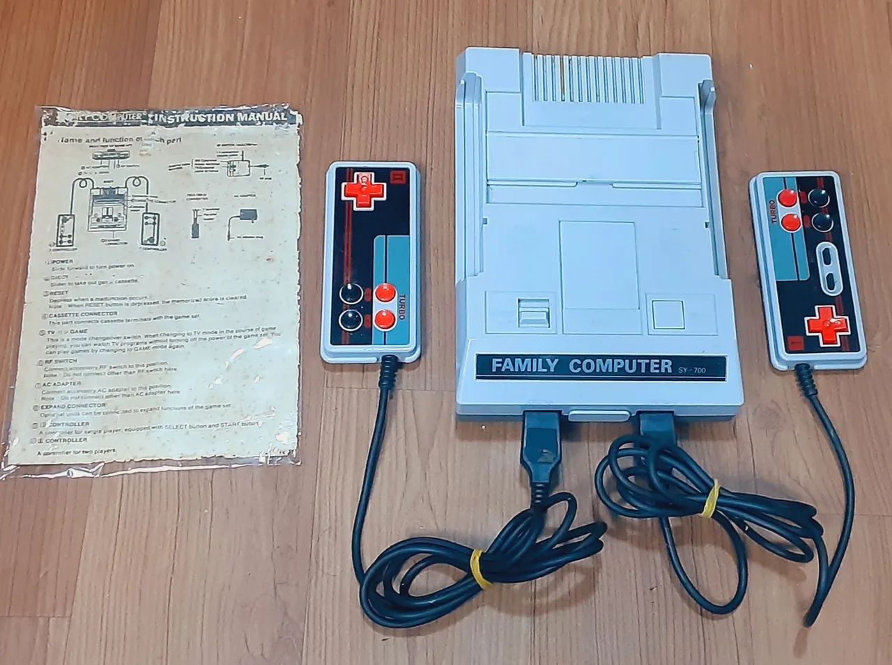 Family Computer Famiclone de epoca decada 80 com caixa,