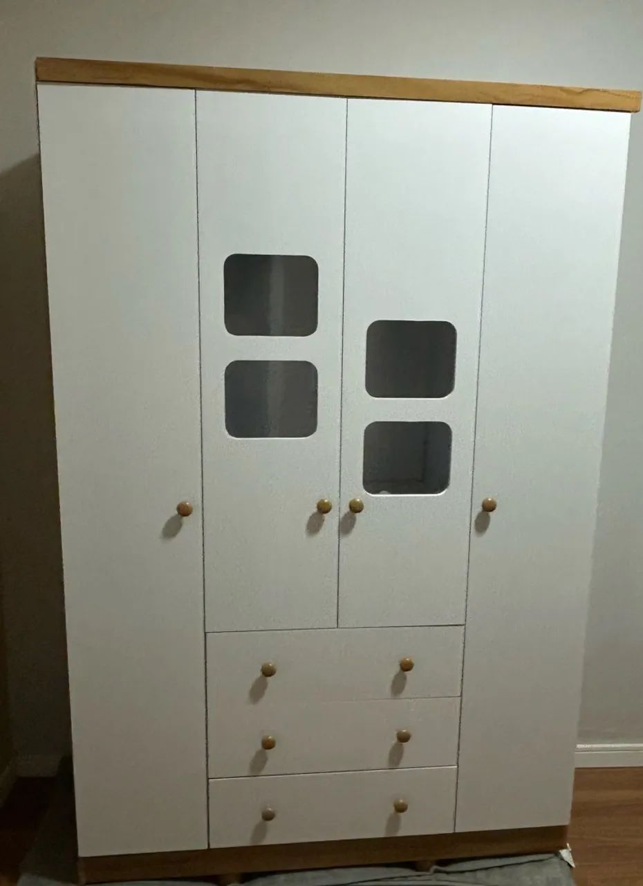 Kit Quarto de Bebê - Guarda Roupa e Cômoda