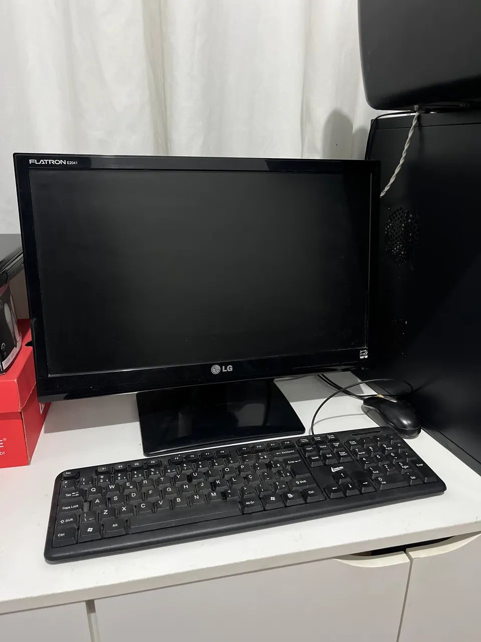 Monitor LG + teclado + torre - Foto 3