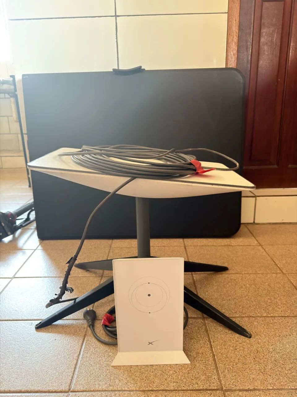 Antena e Modem Starlink