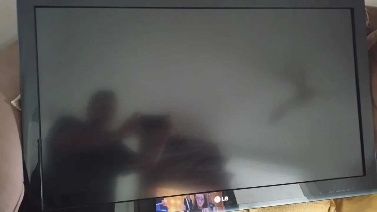 TV LG de LED 42" com LED queimado  - Foto 3
