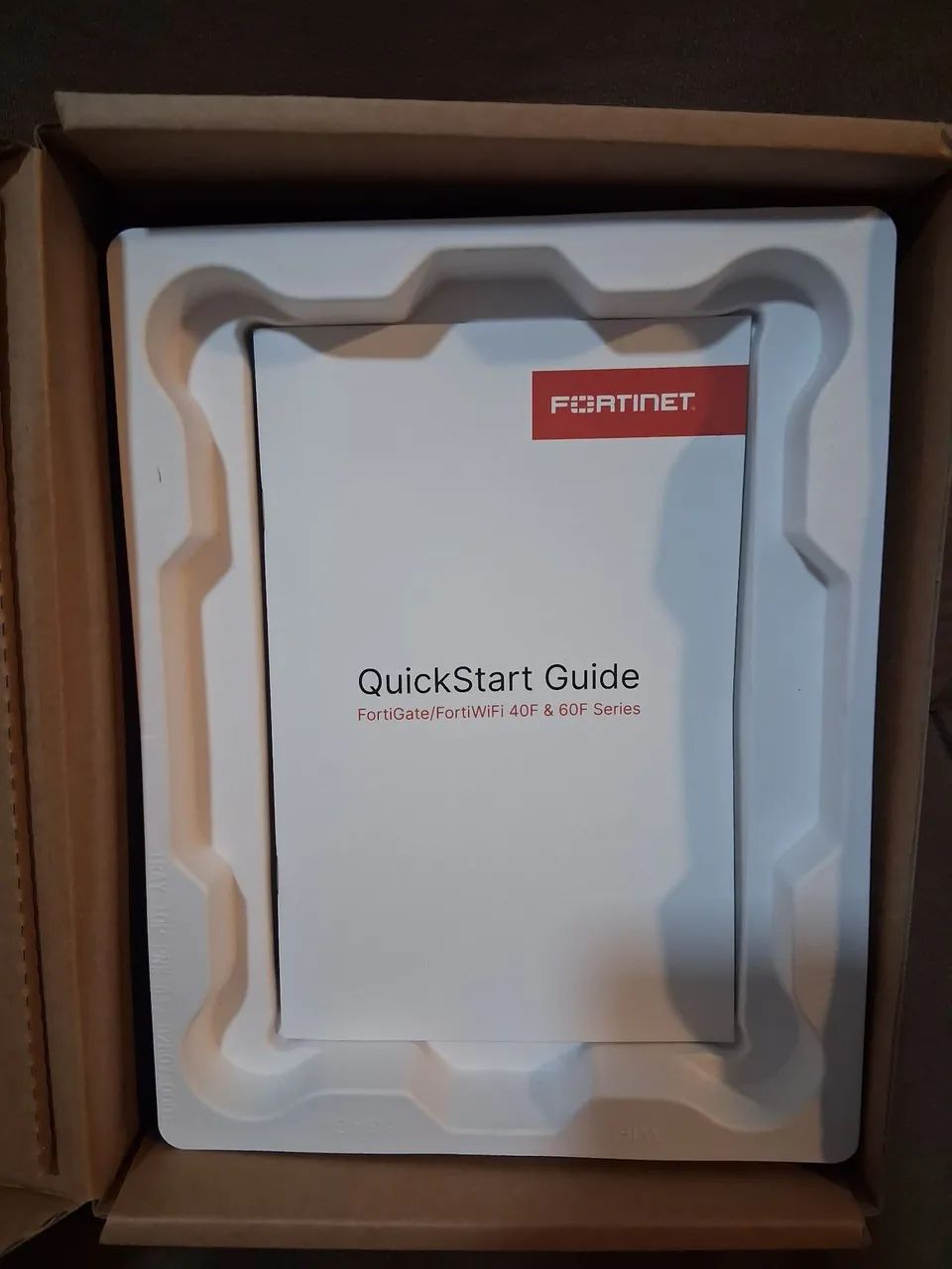 Fortinet Fortigate 60F Firewall NOVO Caixa Original + manuais cabo console e patchcord - Foto 3