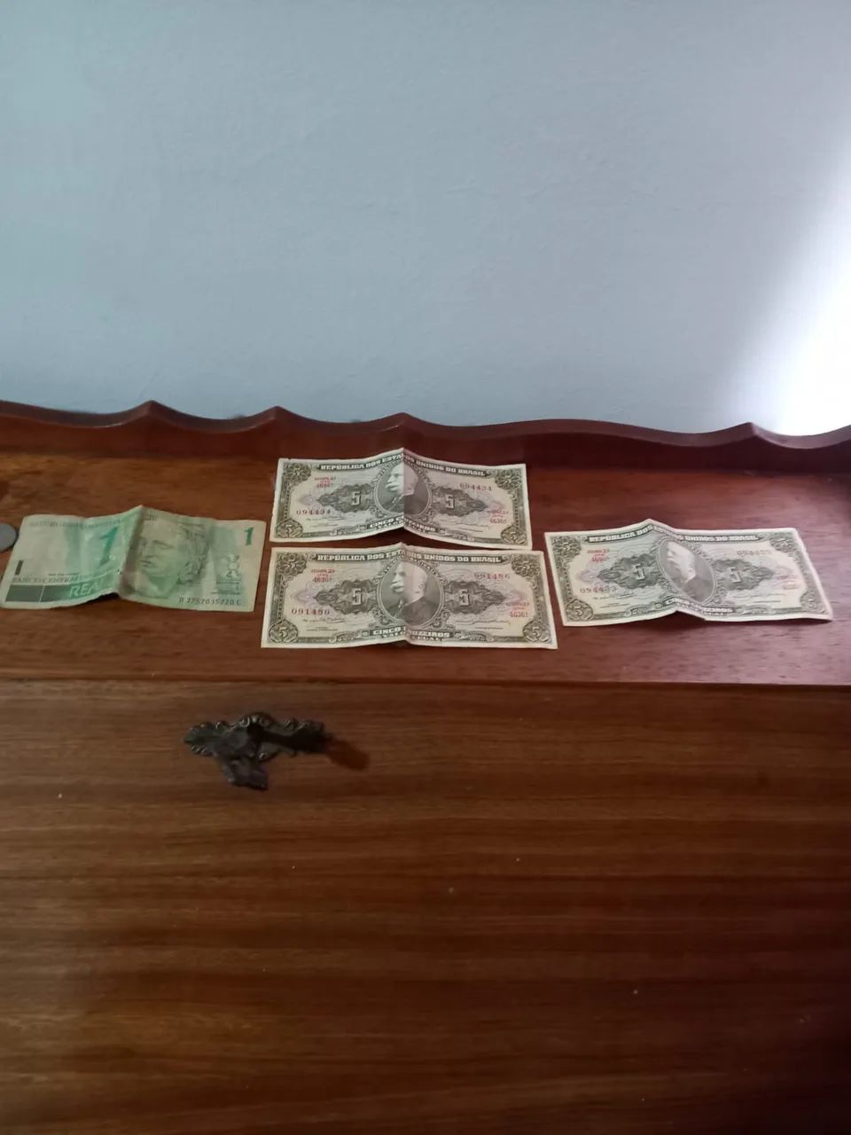 Moedas e notas antigas para sua coleção 