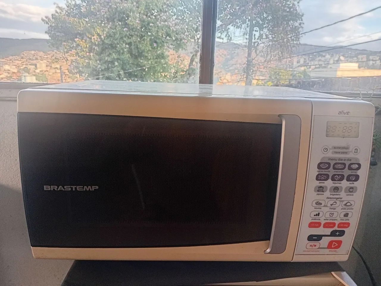 Micro-ondas Brastemp ative 30L (com defeito)
