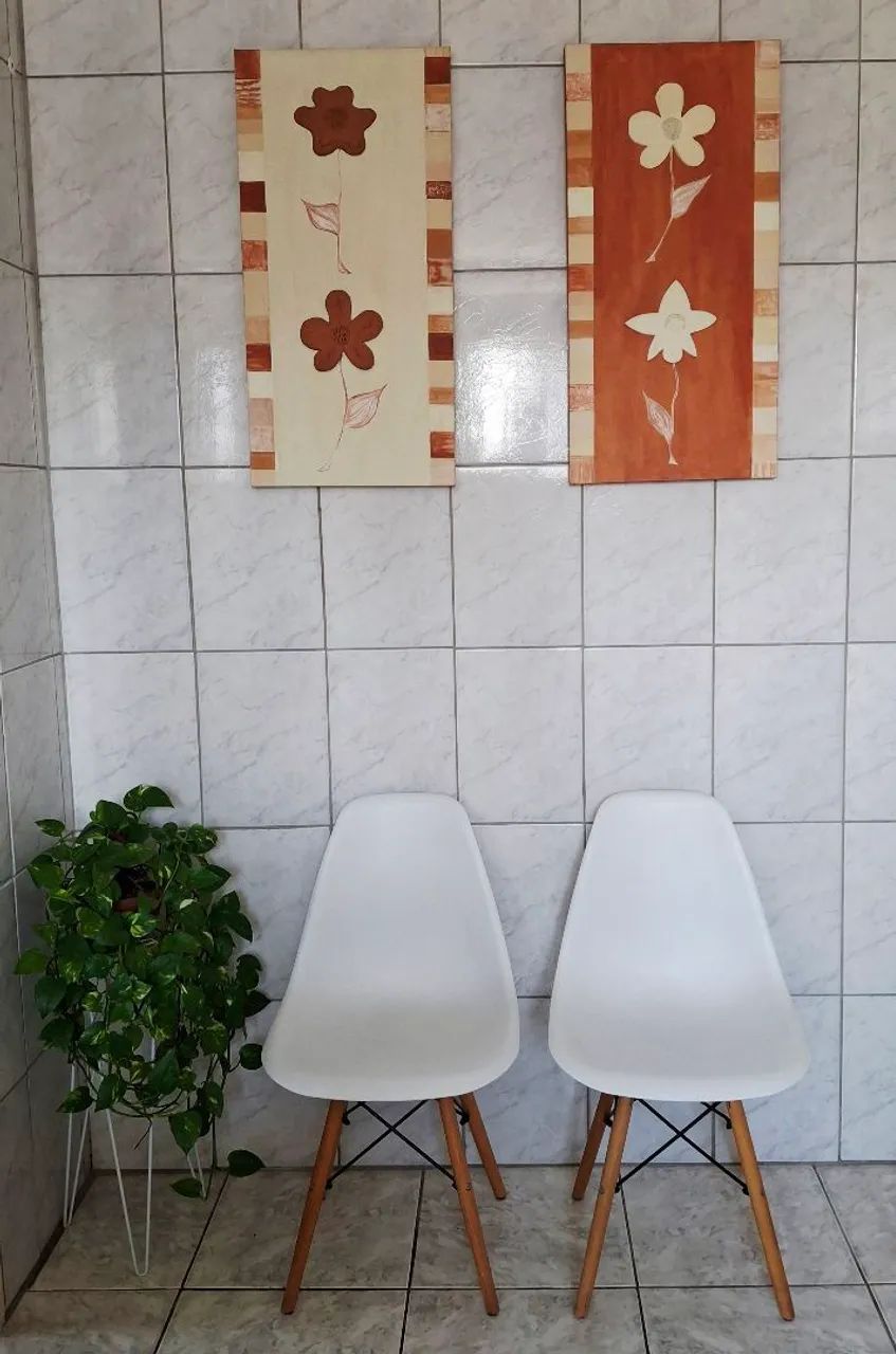 JOGO DE CADEIRAS Eames Eiffel (Pé Palito Assento branco)  - IMPECÁVEL 