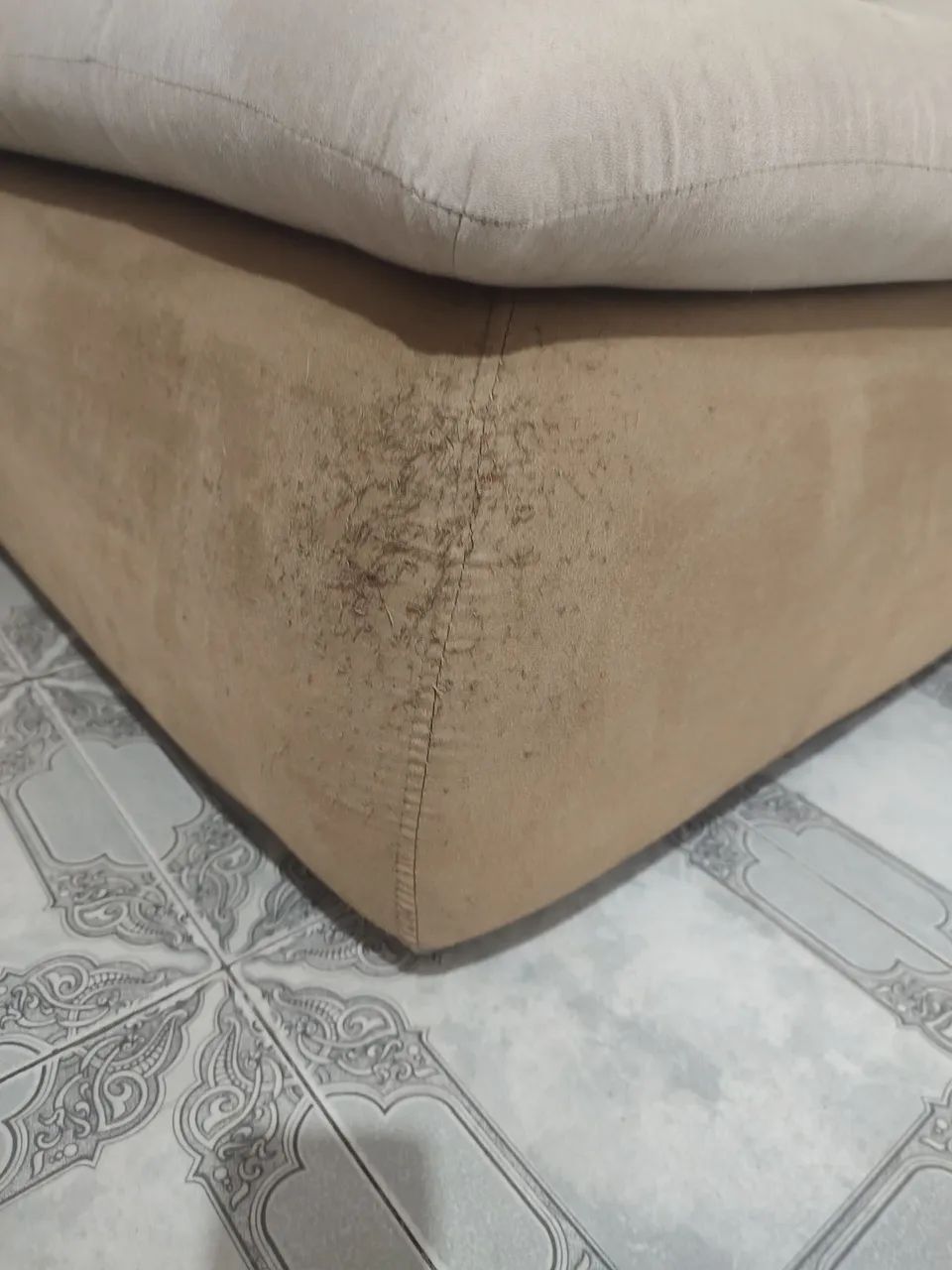 Sofá 2,20m de Canto/Chaise Bege suede + Almofadas - Foto 3