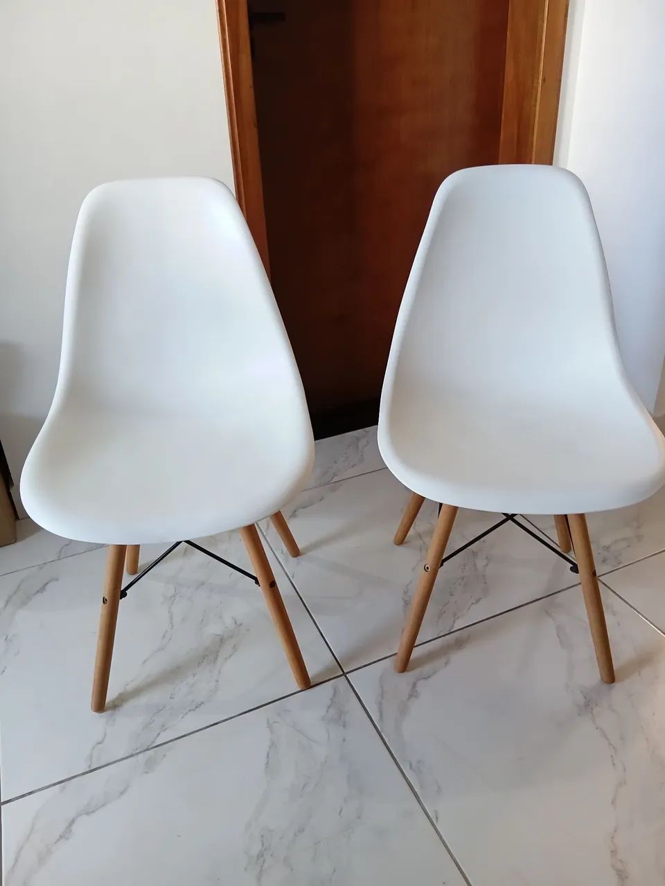 2 Cadeiras Eames 