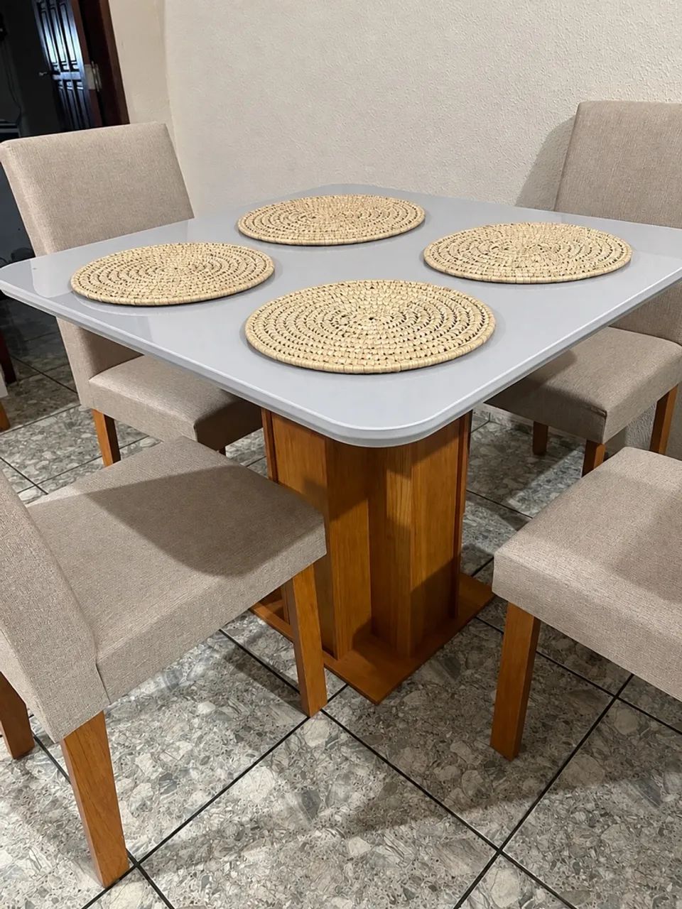 VENDO MESA 4 CADEIRAS  - Foto 2