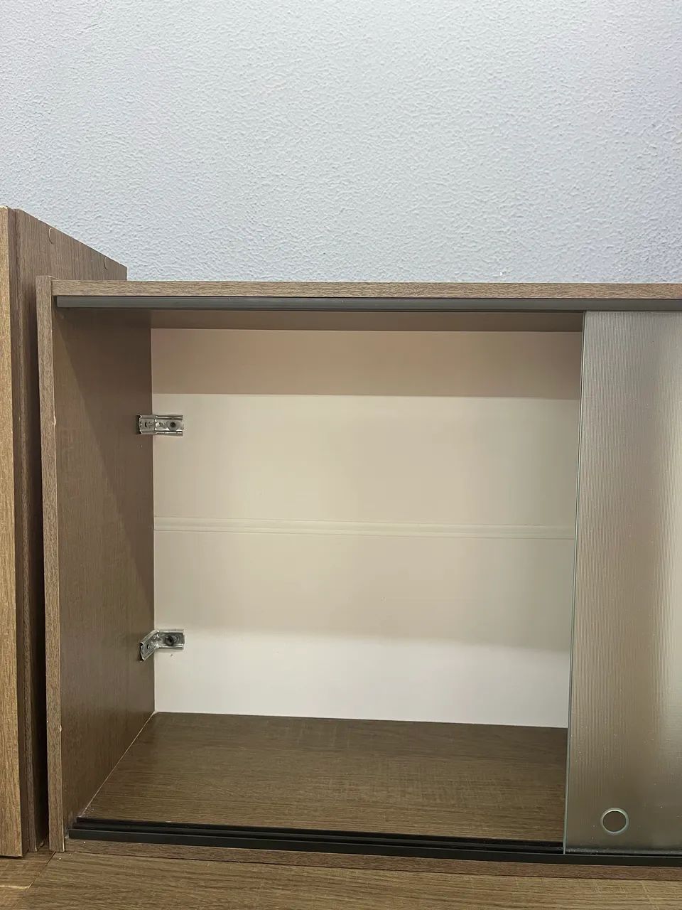 Armário aéreo com porta de correr de vidro  - Foto 3