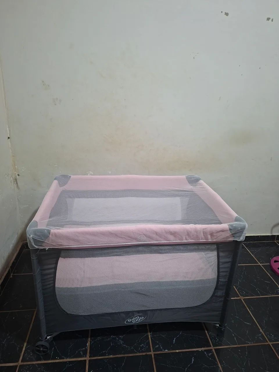 Berço portátil em ótimo estado,usado poucas vezes. Compacto e ideal para qualquer lugar, - Foto 4