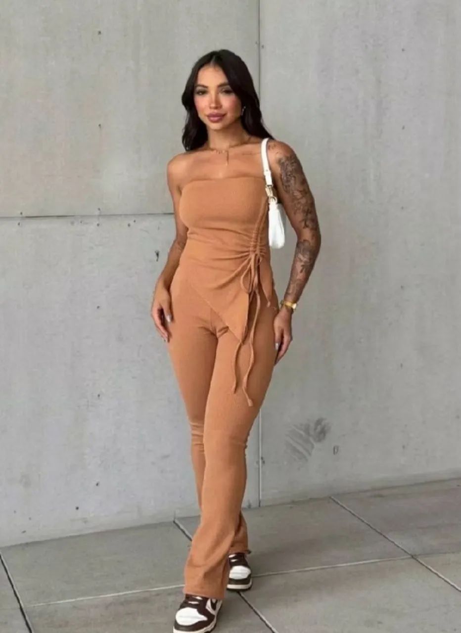 Conjunto tomara que caia calça flare canelado - Foto 2