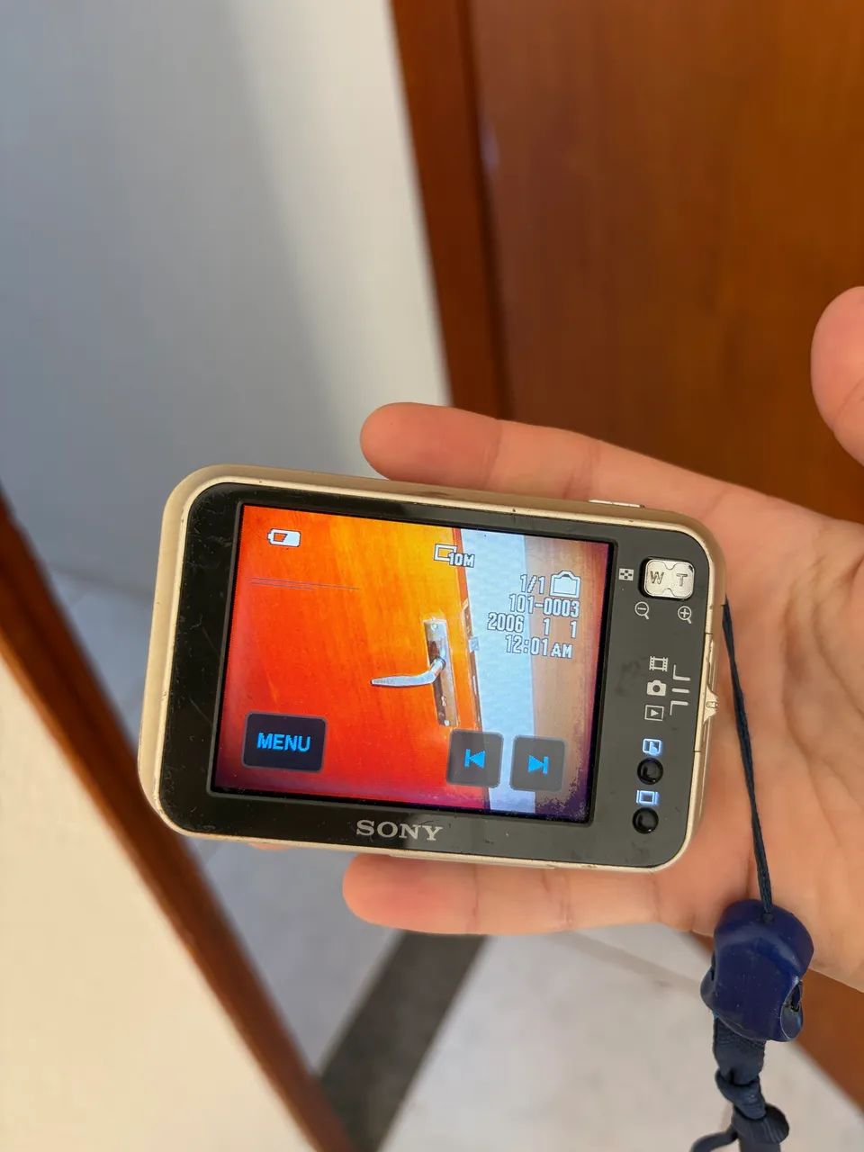 Câmera Cyber-shot DSC-T77 (Sony) - Usada - Foto 4