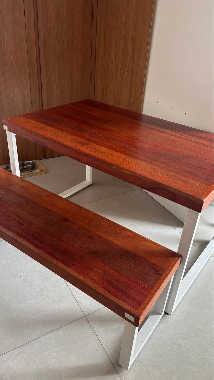 Mesa madeira maciça com banco 