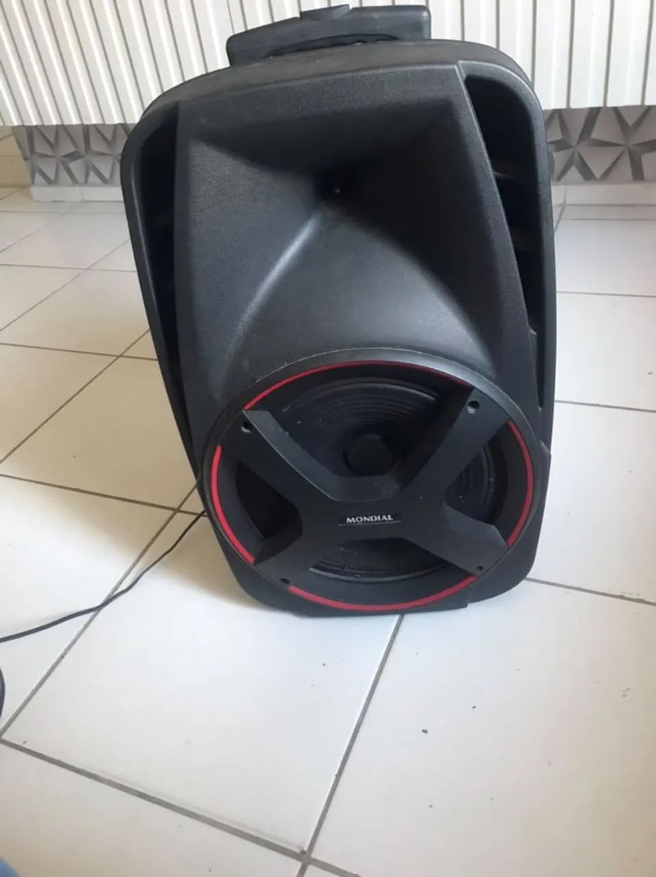 Caixa de som,semi-nova