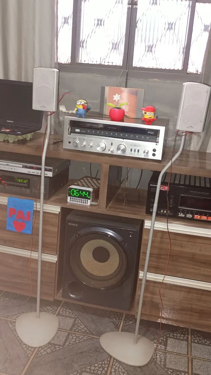 Caixinhas de som com pedestal de 8 ohms marca Philips  - Foto 2