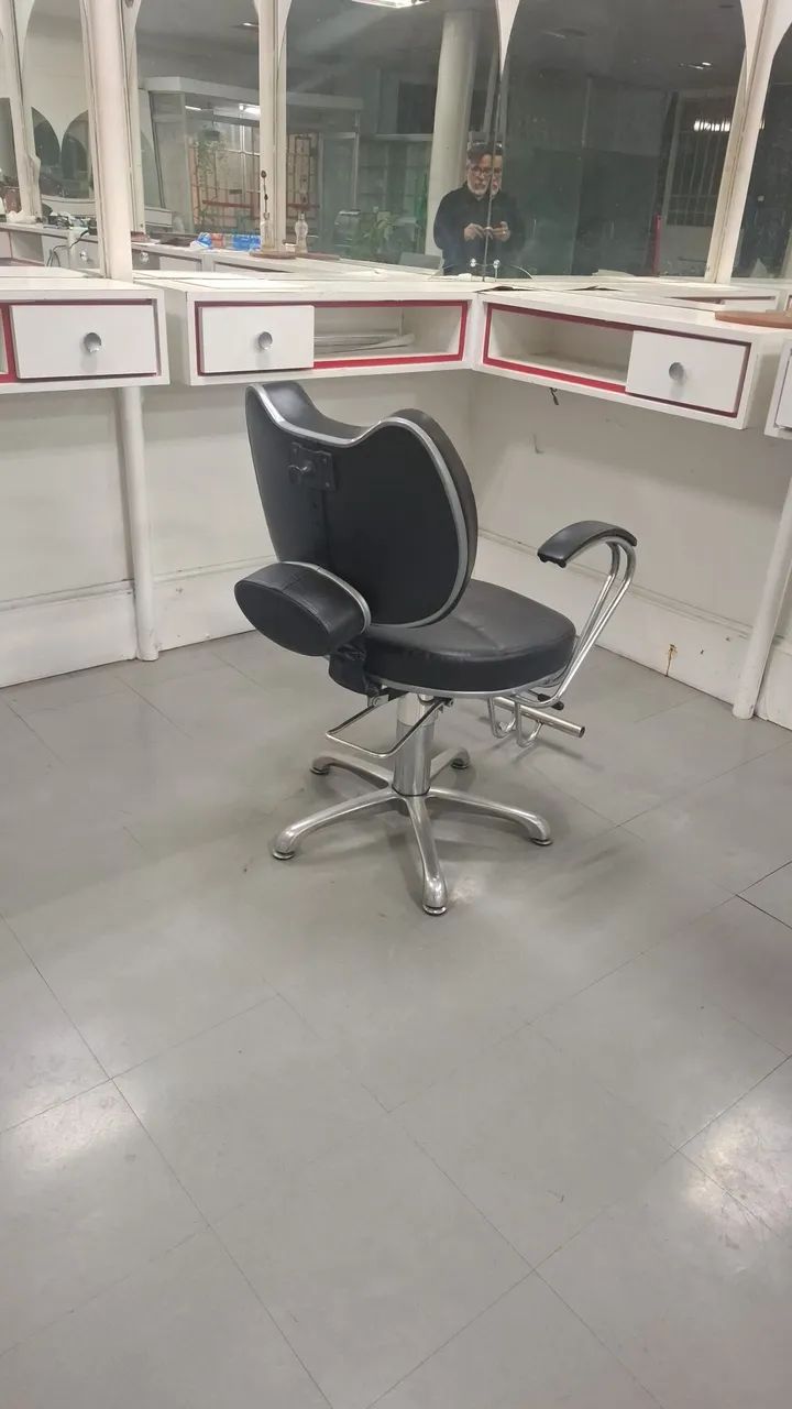 Cadeiras pra salão / barbearia /Studio  - Foto 3